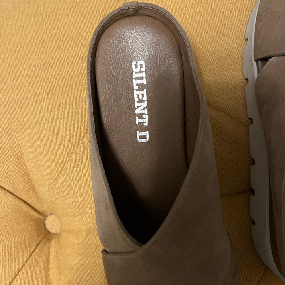 Silent D Racket Sandals. Tan Suede. Size 38 Gentl… - image 2